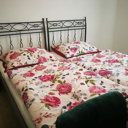 Adelaide Vila