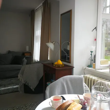 Adelaide * Brtníky